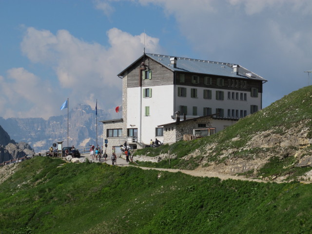 Rifugio Auronzo, 2.320 m