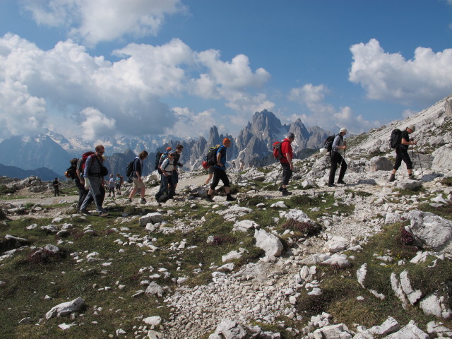 Erich, Helmut, Werner, Hannelore, Günther, Diana, Christian, Sabrina, Klaus und Reinhard auf Weg 101 zwischen Rifugio Lavaredo und Paternsattel