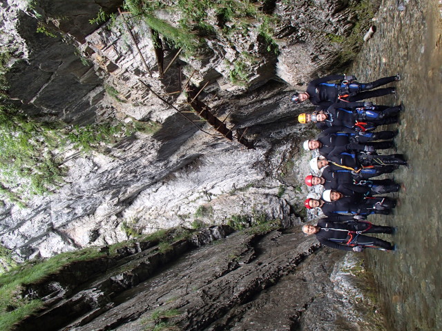 Josef, Klaus, Dominika, Werner, Valentin, Reinhard, Ariane, Miriam und Andreas in der Mauthner Klamm