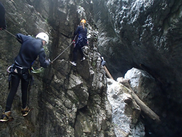 Klabauter-Klettersteig: Valentin und Miriam beim ersten Wasserfall