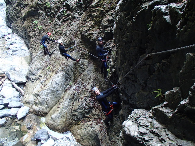 Klabauter-Klettersteig: Werner, Dominika, Ariane und Andreas beim ersten Wasserfall