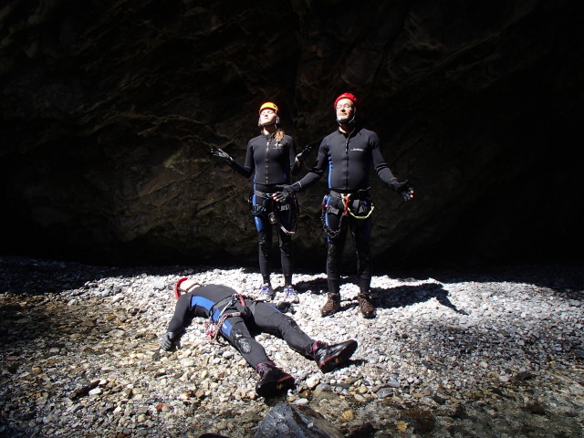 Klabauter-Klettersteig: Werner, Miriam und Klaus in der dritten Finsternis