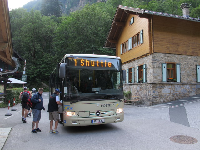 Shuttlebus beim Kesselfall-Alpenhaus, 1.034 m (20. Juli)