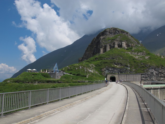 Höhenburg von der Mooserboden-Sperre aus (20. Juli)