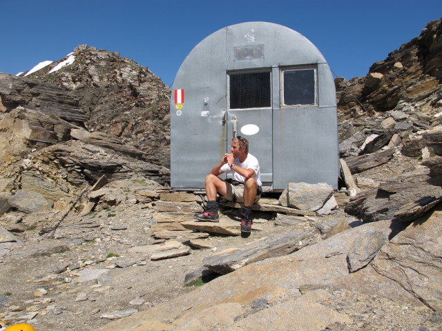 Ich bei der Otto-Umlauft-Biwakschachtel, 2.984 m (28. Juli)