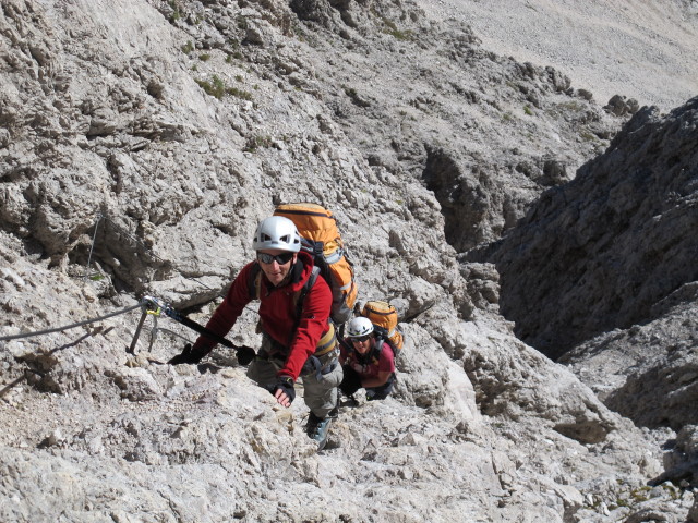 Sas-Rigais-Klettersteig: Christoph und Gudrun im Ostanstieg (11. Aug.)