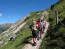 Gudrun, Susanne, Christoph und Christoph am Weg 33 zwischen Tschantschenonalm und Kreuzjoch (10. Aug.)