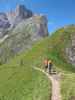 Susanne, Gudrun und Christoph am Weg 3 zwischen Kreuzjoch und Roa-Scharte (10. Aug.)