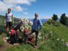 Christoph und Susanne neben Weg 3 zwischen Kreuzjoch und Roa-Scharte (10. Aug.)