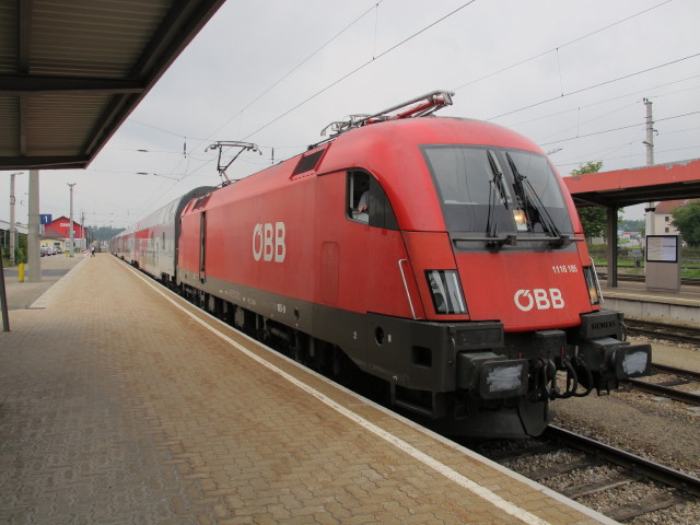 1116 185-0 mit REX 2102 'Blockheide' im Bahnhof Gm&uuml;nd, 499 m