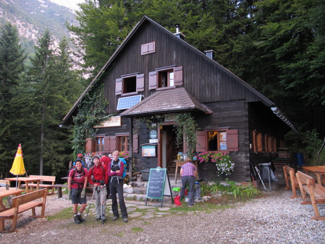 Gudrun, Christoph und Susanne bei der Grimmingh&uuml;tte, 966 m (31. Aug.)