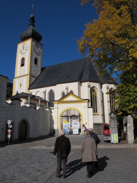 Stadtpfarrkirche, 362 m