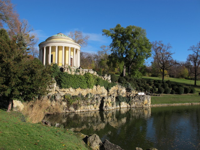 Leopoldinentempel im Schlosspark Esterházy