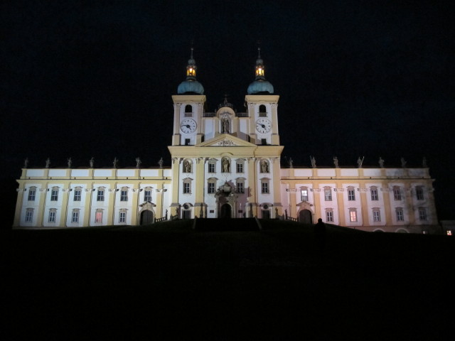 Basilika Mariä Heimsuchung, 382 m