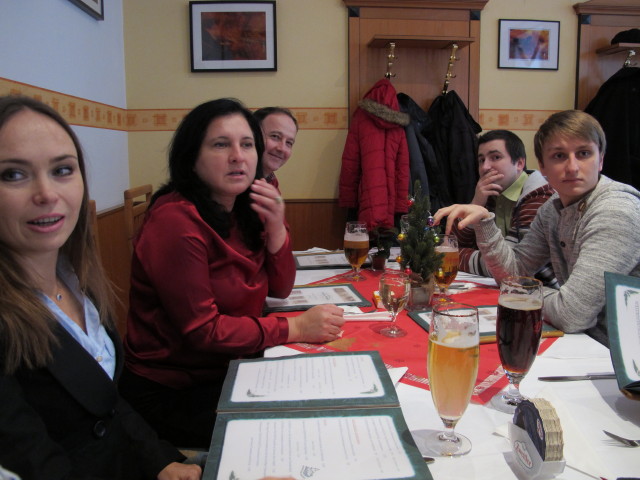 Diana, Claudia, Harald, Christian und Florian im Gasthaus M&ouml;slinger