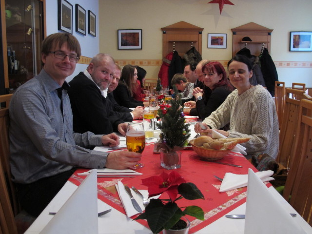 Stefan, Rudolf, Thomas, Diana, Claudia, Florian, Wolfgang, ?, Eva und Katja im Gasthaus Möslinger