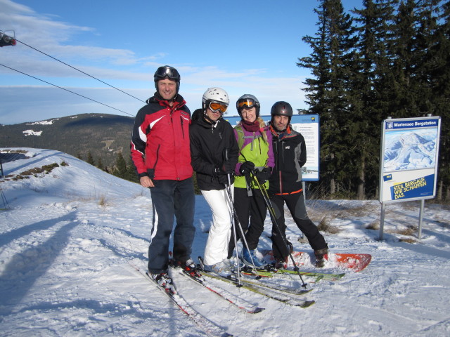 Ich, Michaela, Rita und Dieter bei der Bergstation der Panoramabahn, 1.432 m