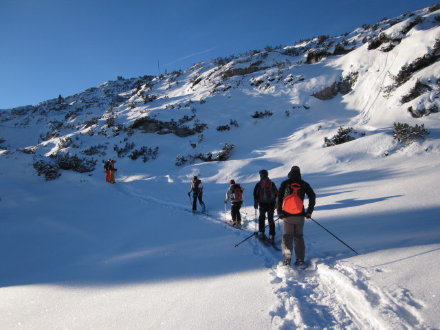 Christoph, Anna, Irene, Christiane, Dieter und Patrick zwischen Kaserne Oberfeld und Gjaidsteingrube (31. Dez.)