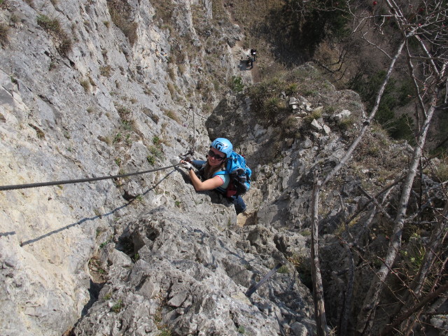 Pittentaler Klettersteig: Diana zwischen erster und zweiter Querung