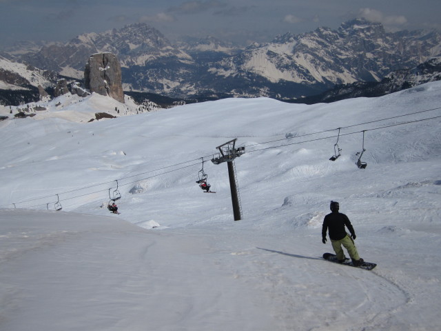 Markus neben der Piste 'Averau - 5 Torri' (21. März)