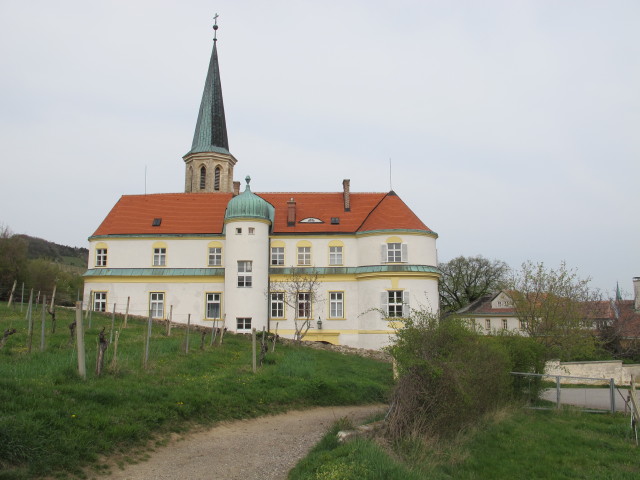 Deutschordenschloss Gumpoldskirchen, 260 m