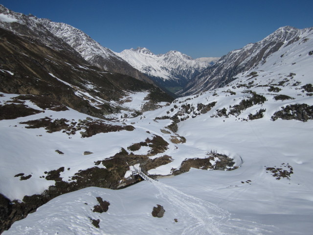 von der Franz-Senn-Hütte Richtung Nordosten (17. Apr.)