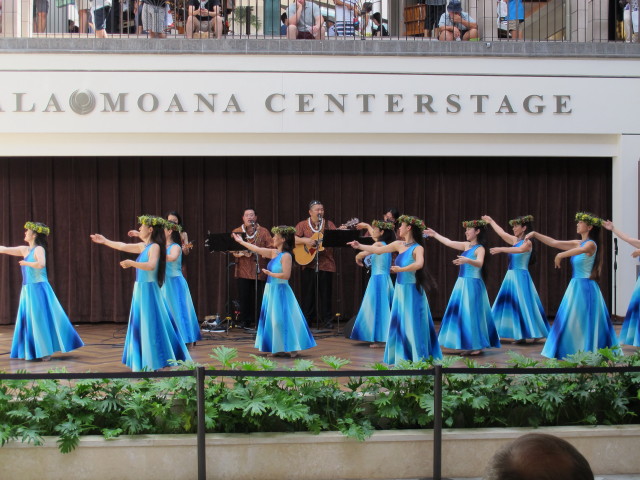 Ukulele and Hula Show auf der Ala Moana Centerstage (24. Mai)