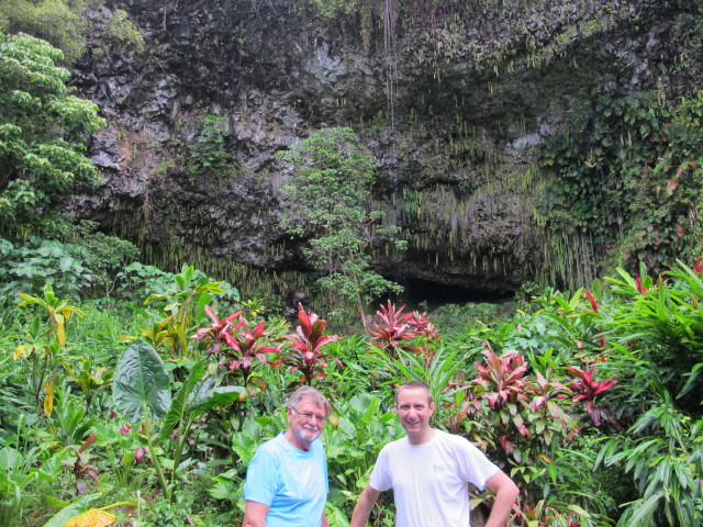 Papa und ich bei der Fern Grotto (10. Mai)