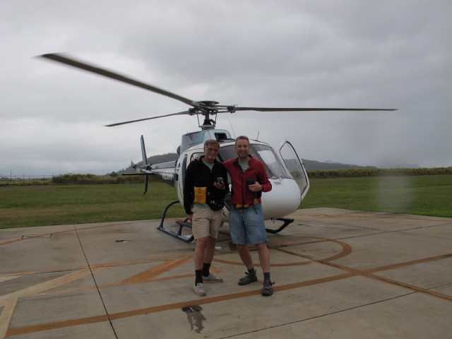 Papa und ich am Lihue Airport, 47 m (12. Mai)