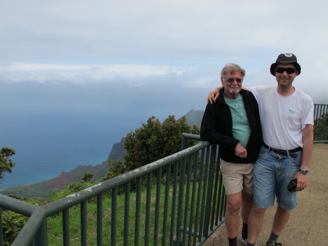 Papa und ich am Kalalau Lookout (12. Mai)