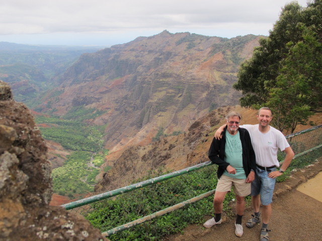 Papa und ich am Pu'u Hinahina Lookout (12. Mai)