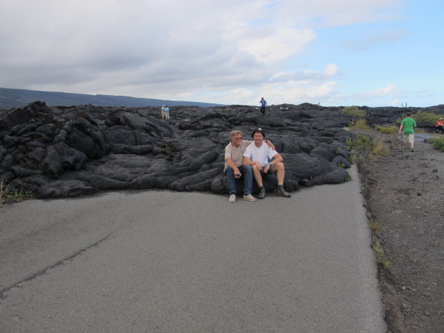 Papa und ich auf der Chain of Craters Road (14. Mai)