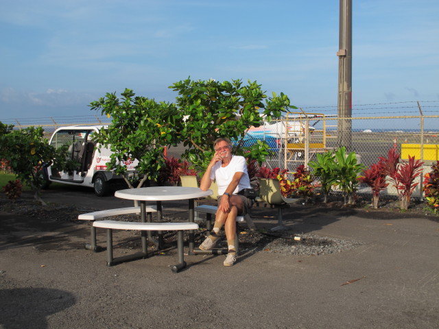 Papa am Kona International Airport at Keahole, 14 m (18. Mai)