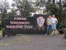 Papa und ich beim Westeingang des Hawaii Volcanoes National Park (14. Mai)