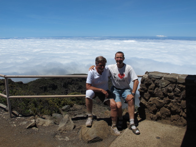 Papa und ich am Leleiwi Overlook, 2.694 m (18. Mai)