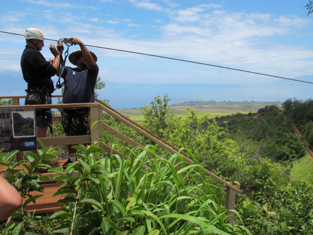Papa am Start von Line # 3 des Ka'anapali Zipline Adventure (19. Mai)