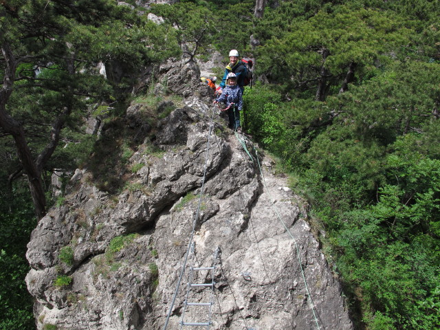 Katja-Lin und Stefan bei der Seilbrücke