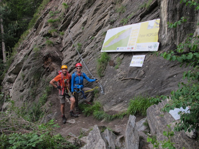 Peter Kofler-Klettersteig: Ich und Carmen beim Einstieg