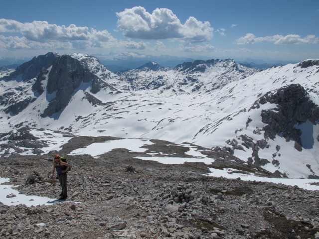 Sabrina auf Weg 262 zwischen Gro&szlig;er Priel und Fleischbanksattel (7. Juni)