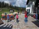 Katja-Lin, Anja-Liv, Stefan, Tim und Kerstin bei der Bergstation der Rax-Seilbahn, 1.547 m