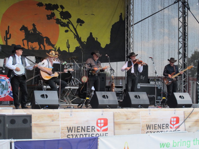 Western Cowboys auf der Country & Western-B&uuml;hne (27. Juni)