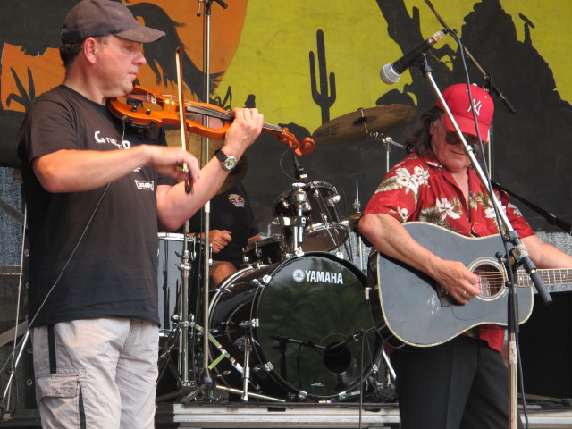 Lewis Niderman auf der Country & Western-B&uuml;hne (29. Juni)