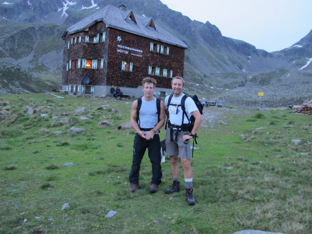 Christoph und ich bei der Hochschoberh&uuml;tte, 2.322 m (4. Juli)