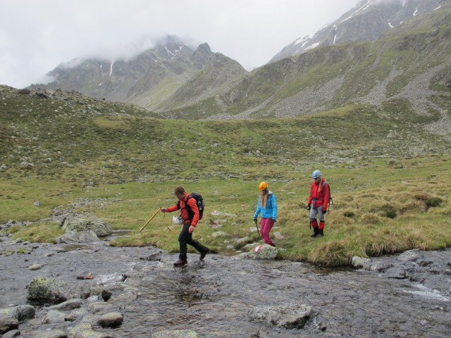 Christoph, Miriam und Evelyn im Leibnitzbach (5. Juli)