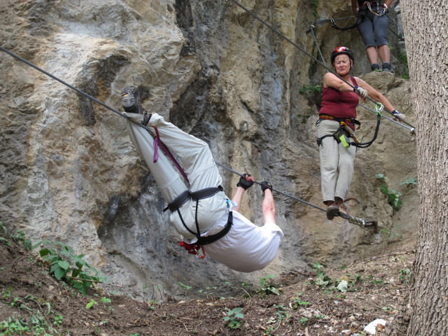 Kinder-Klettersteig: Erich und Edith auf der unteren Seilbrücke (6. Juli)