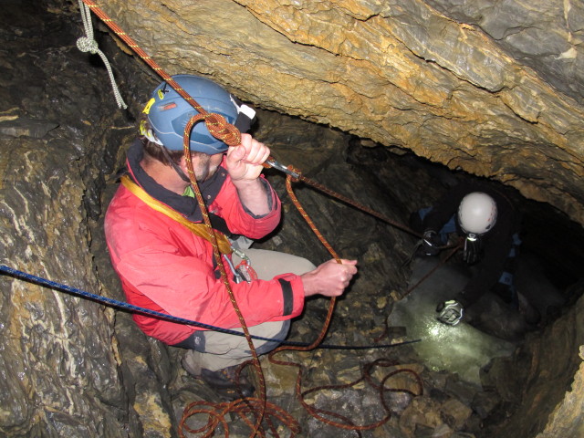 Helmut und Daniel in der Obstanser Eishöhle