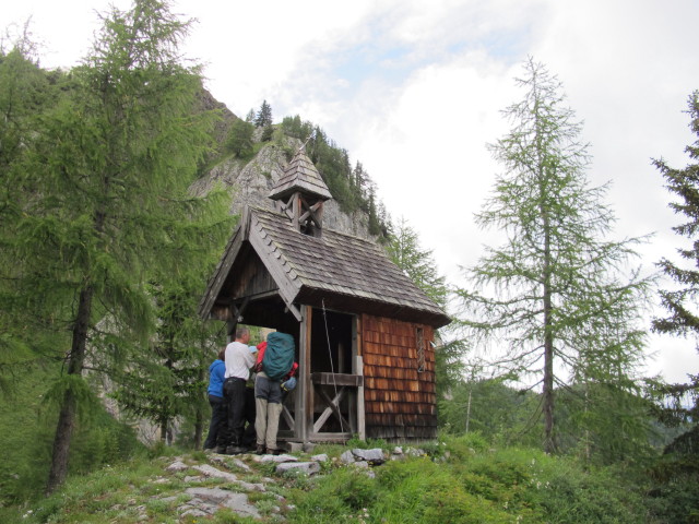 Hannelore, Erich und Ernst bei der Prinz-Heinrich-Kapelle, 1.962 m