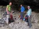 Helmut, Hannelore und Diana im Eingang der Obstanser Eishöhle