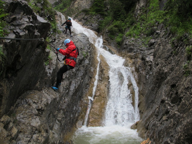 Millnatzenklamm-Klettersteig: Cathrin und Helga im Sektor 1