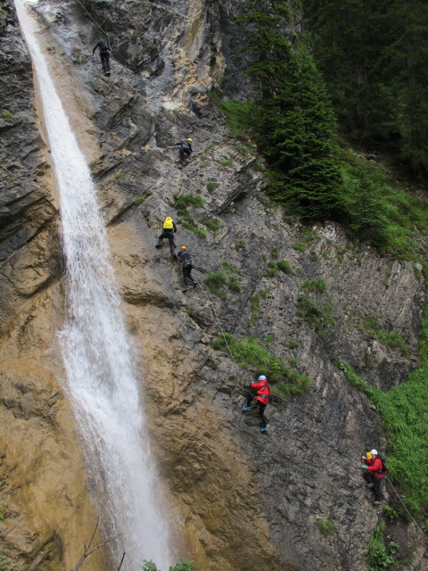 Millnatzenklamm-Klettersteig: Josef, Angelika, Sonja, Edith, Cathrin und Ulrike im Sektor 2